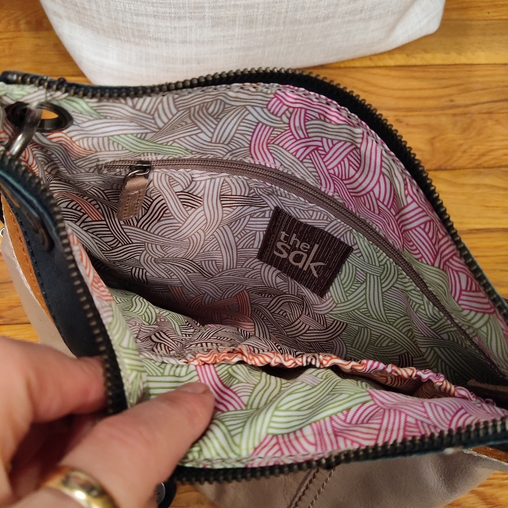 The Sak leather crossbody leather - Picture 5 of 9